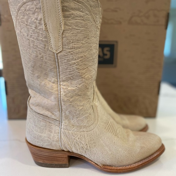 ✨Like New Women's Tecovas Chloe in Pearl 7.5✨ - Picture 7 of 8